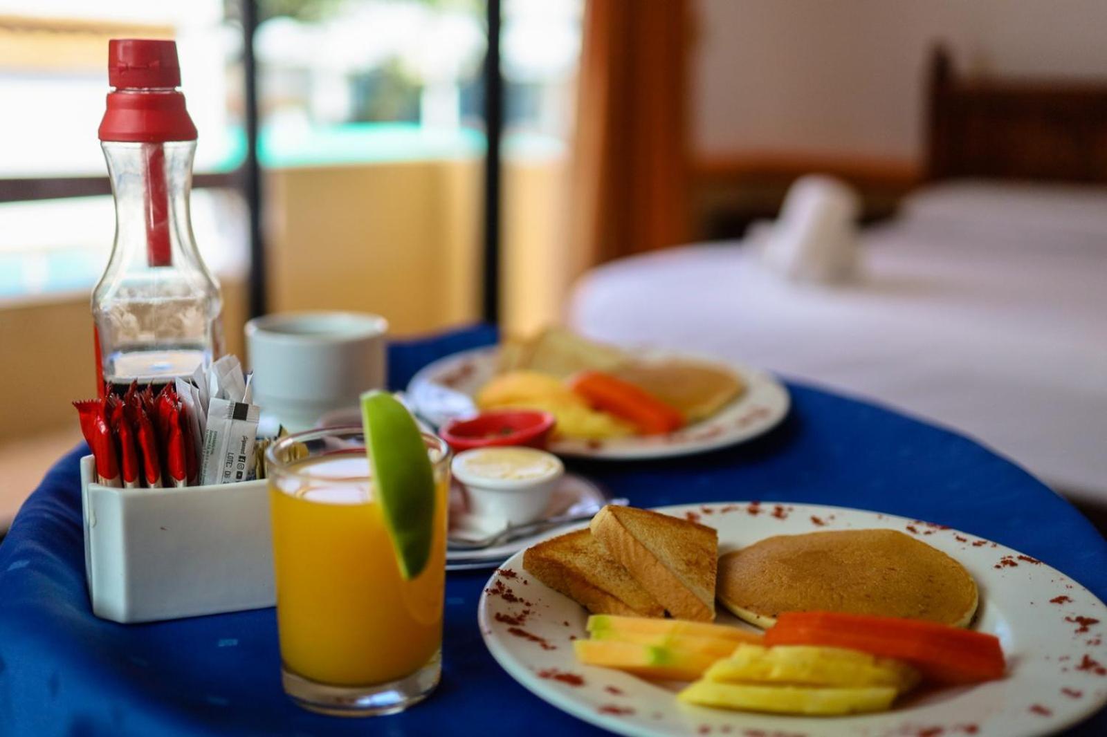 Hotel Vista Caribe 5Ta Av A 5 Pasos De La Playa Плая-дель-Кармен Экстерьер фото