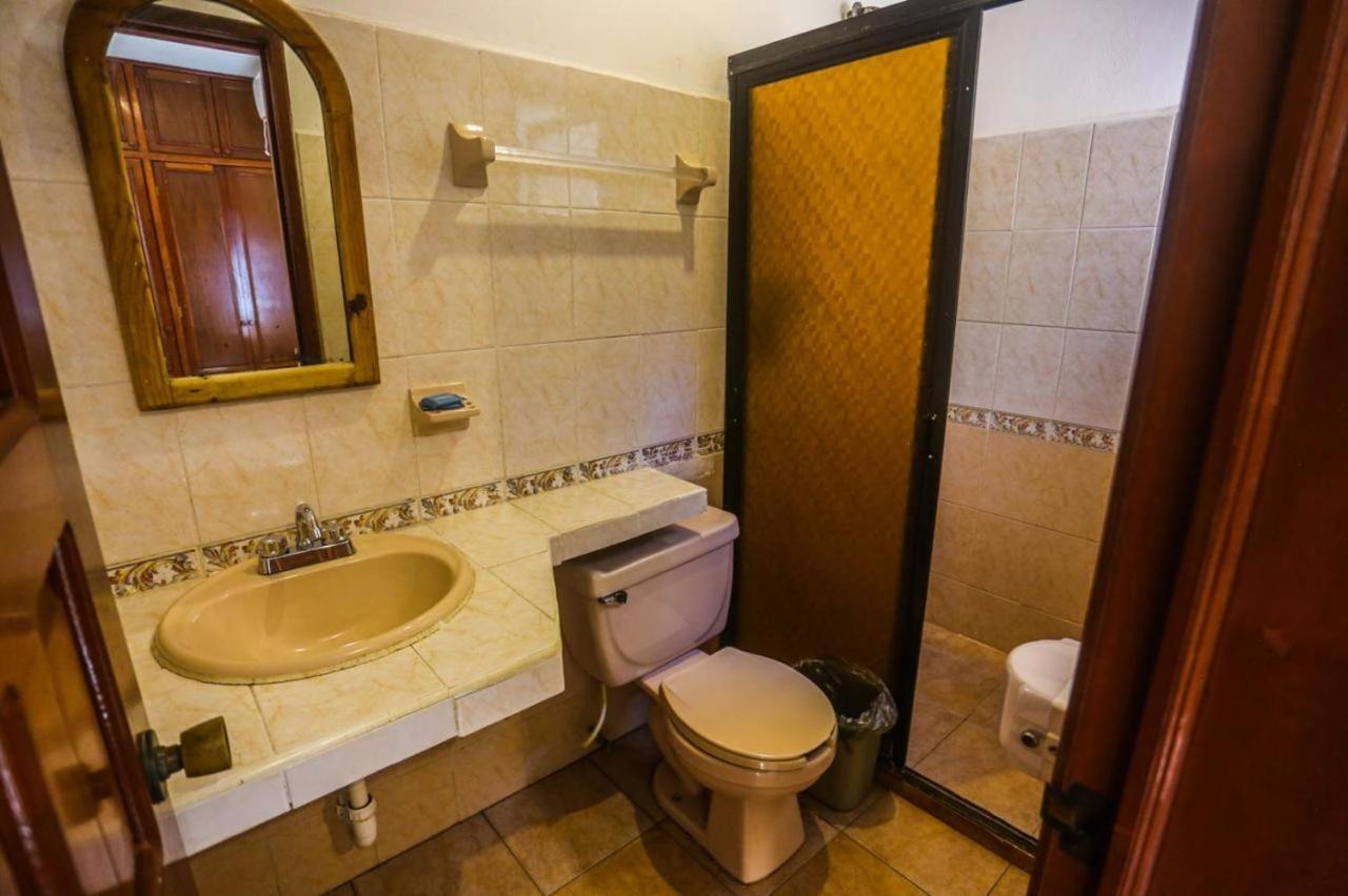Hotel Vista Caribe 5Ta Av A 5 Pasos De La Playa Плая-дель-Кармен Экстерьер фото