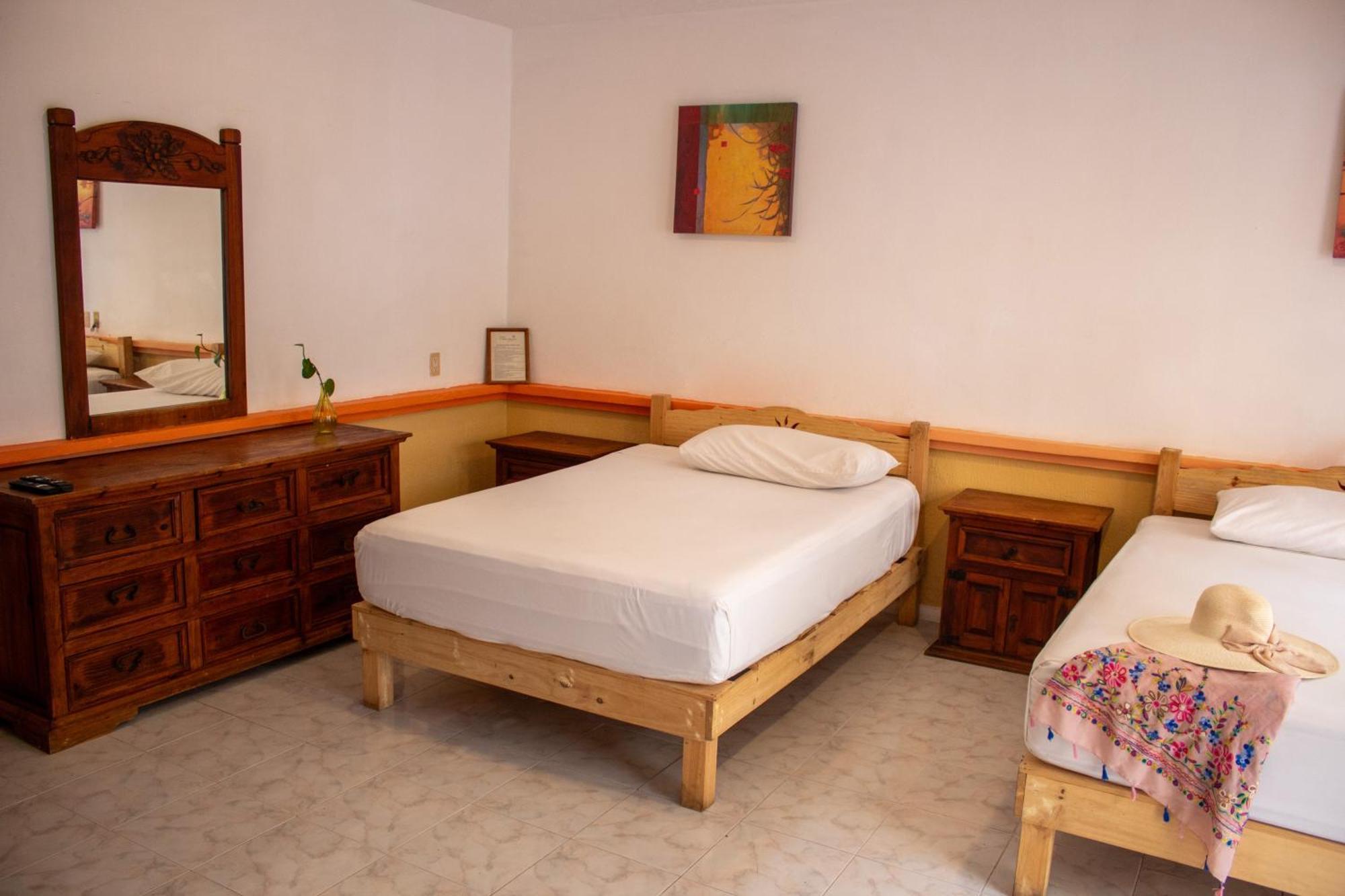 Hotel Vista Caribe 5Ta Av A 5 Pasos De La Playa Плая-дель-Кармен Экстерьер фото