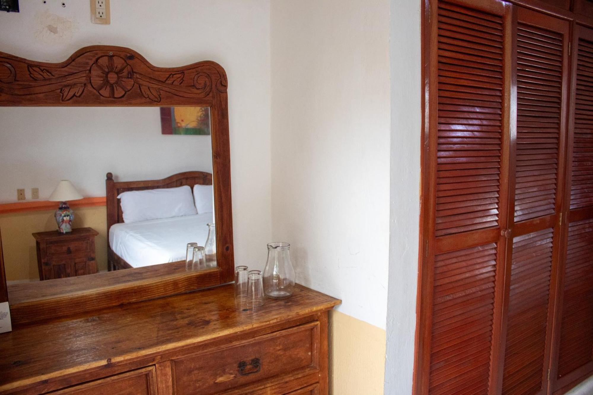 Hotel Vista Caribe 5Ta Av A 5 Pasos De La Playa Плая-дель-Кармен Экстерьер фото