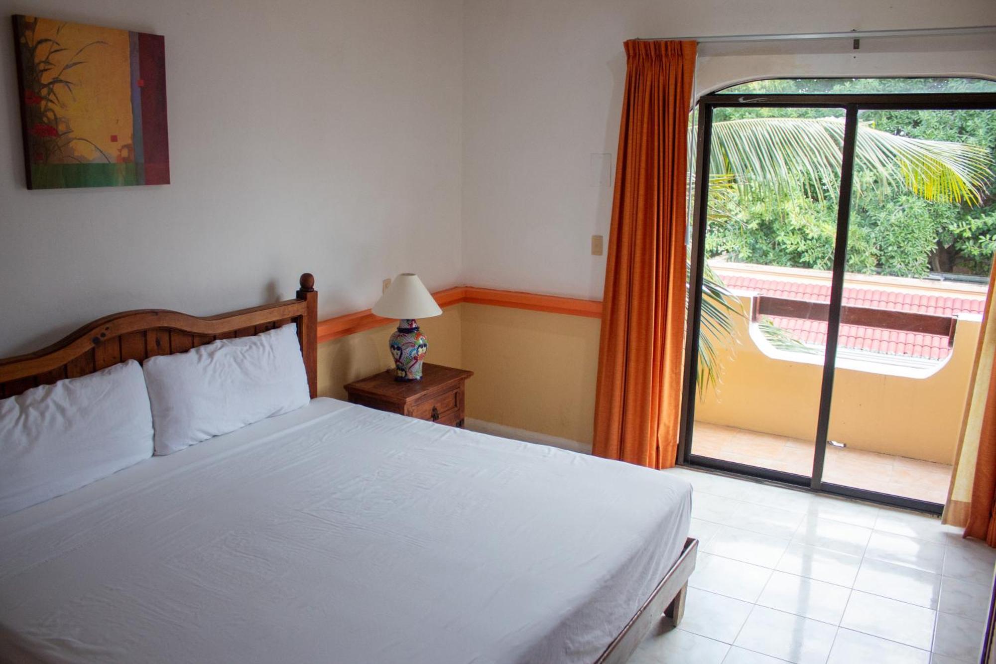 Hotel Vista Caribe 5Ta Av A 5 Pasos De La Playa Плая-дель-Кармен Экстерьер фото