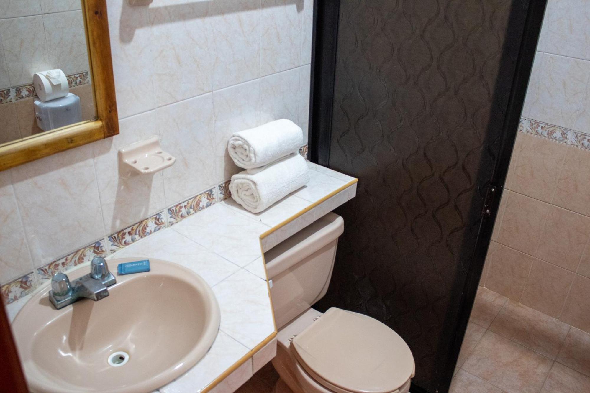 Hotel Vista Caribe 5Ta Av A 5 Pasos De La Playa Плая-дель-Кармен Экстерьер фото