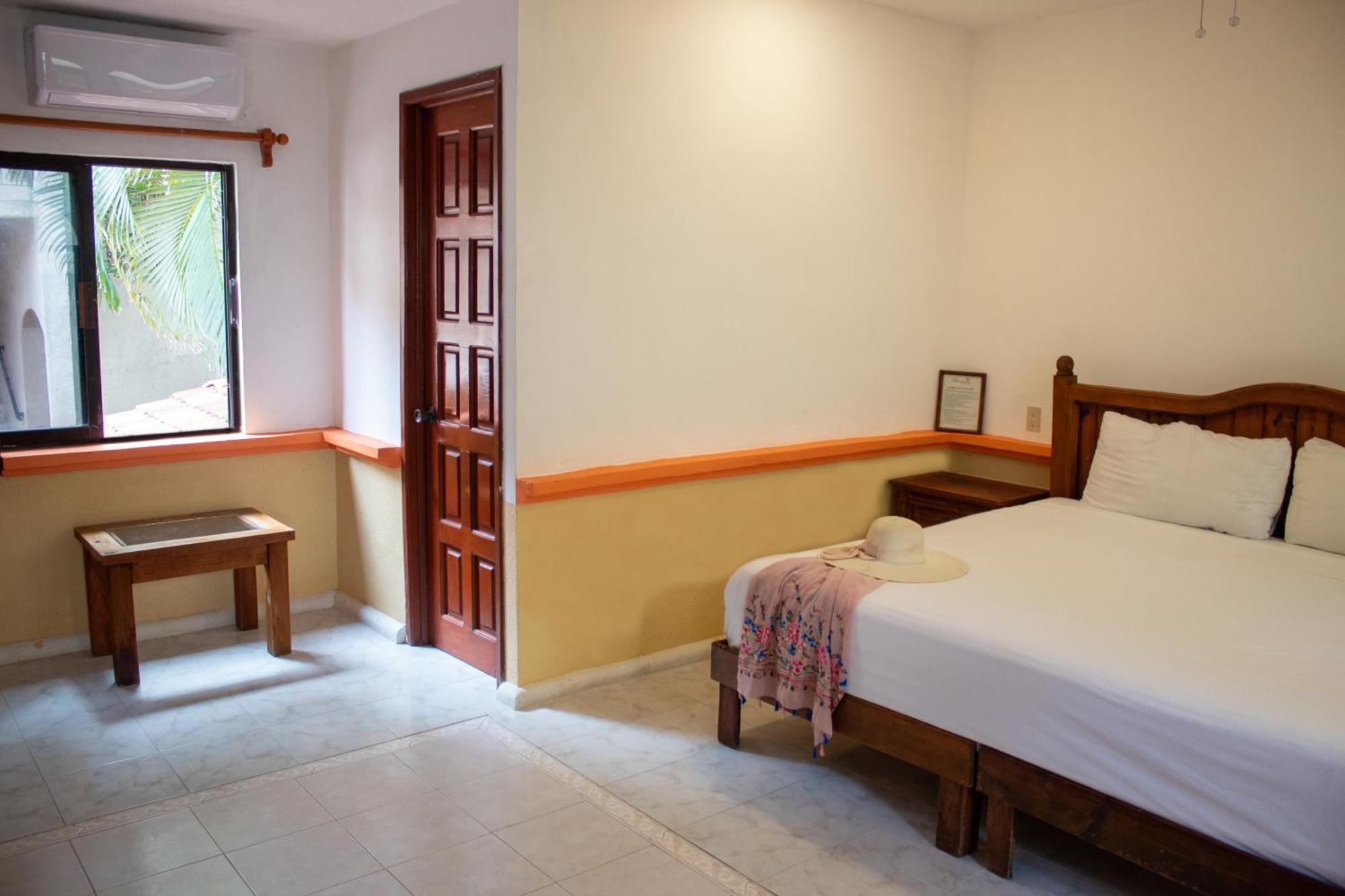 Hotel Vista Caribe 5Ta Av A 5 Pasos De La Playa Плая-дель-Кармен Экстерьер фото