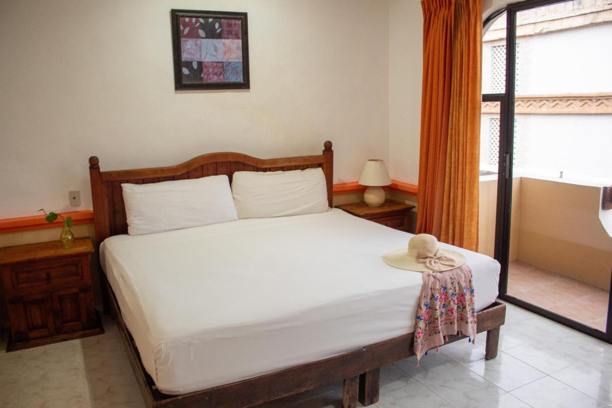 Hotel Vista Caribe 5Ta Av A 5 Pasos De La Playa Плая-дель-Кармен Экстерьер фото
