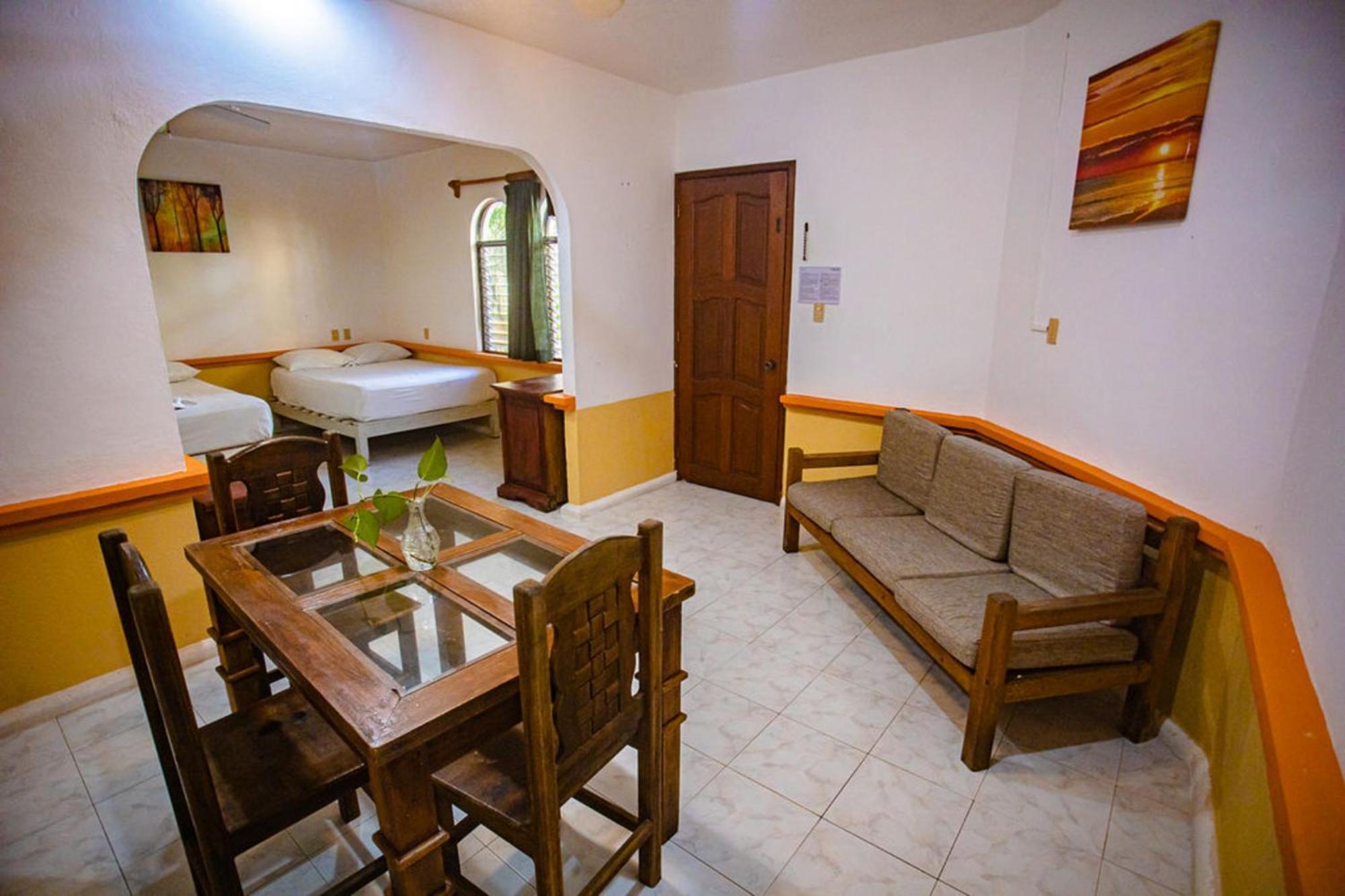 Hotel Vista Caribe 5Ta Av A 5 Pasos De La Playa Плая-дель-Кармен Экстерьер фото