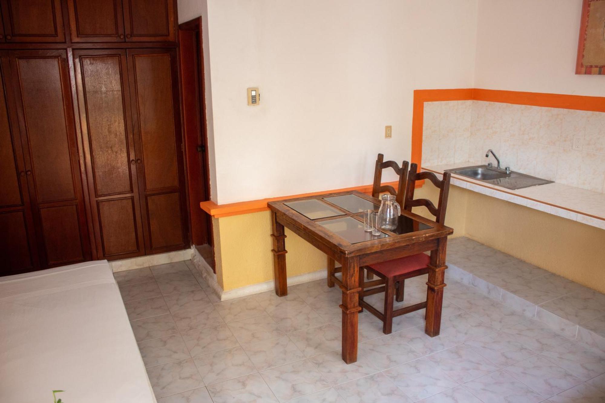 Hotel Vista Caribe 5Ta Av A 5 Pasos De La Playa Плая-дель-Кармен Экстерьер фото