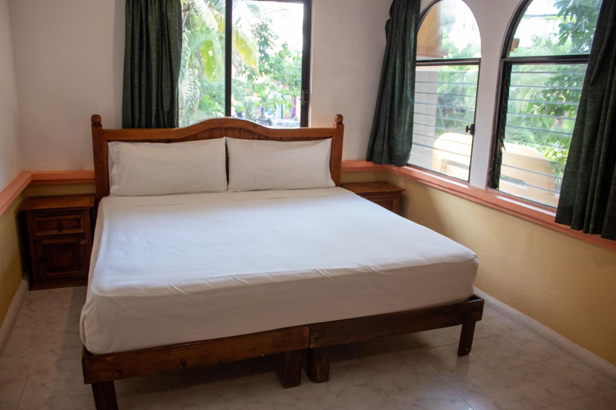 Hotel Vista Caribe 5Ta Av A 5 Pasos De La Playa Плая-дель-Кармен Экстерьер фото