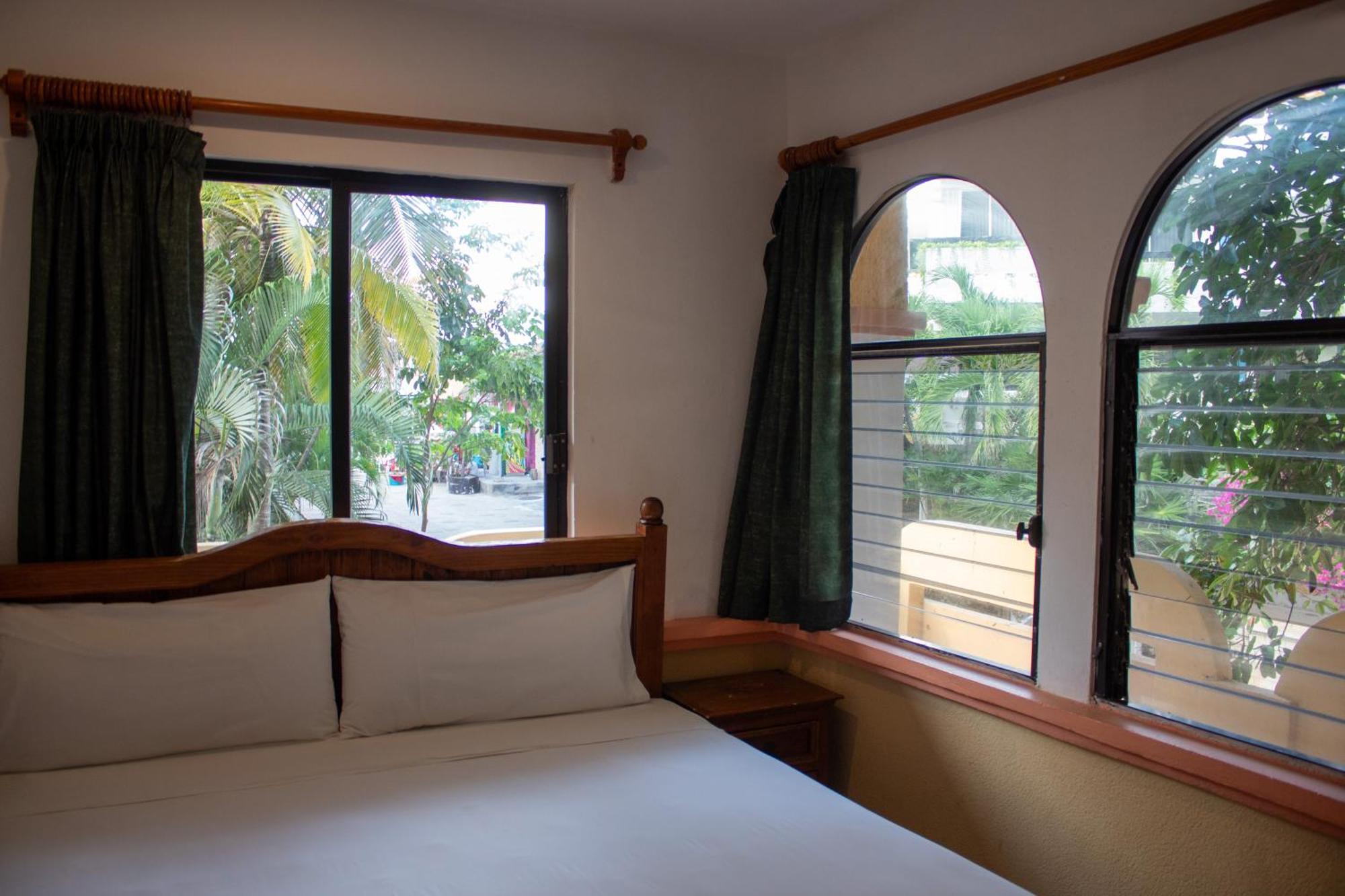 Hotel Vista Caribe 5Ta Av A 5 Pasos De La Playa Плая-дель-Кармен Экстерьер фото