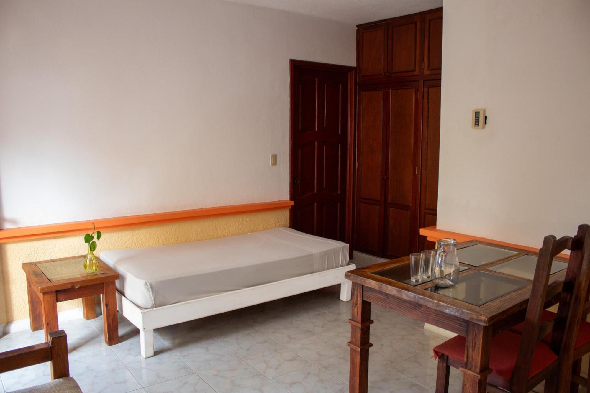 Hotel Vista Caribe 5Ta Av A 5 Pasos De La Playa Плая-дель-Кармен Экстерьер фото