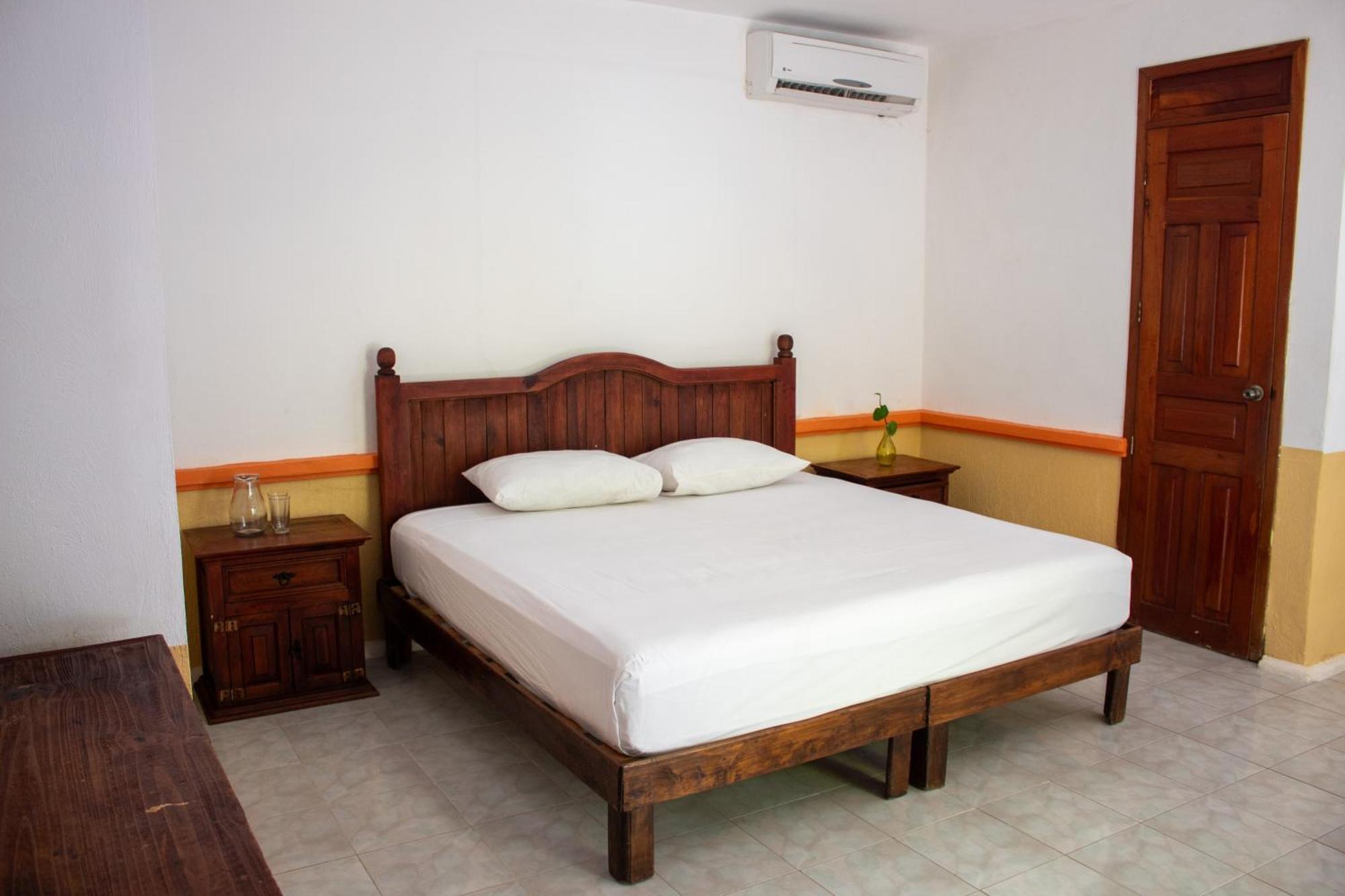 Hotel Vista Caribe 5Ta Av A 5 Pasos De La Playa Плая-дель-Кармен Экстерьер фото