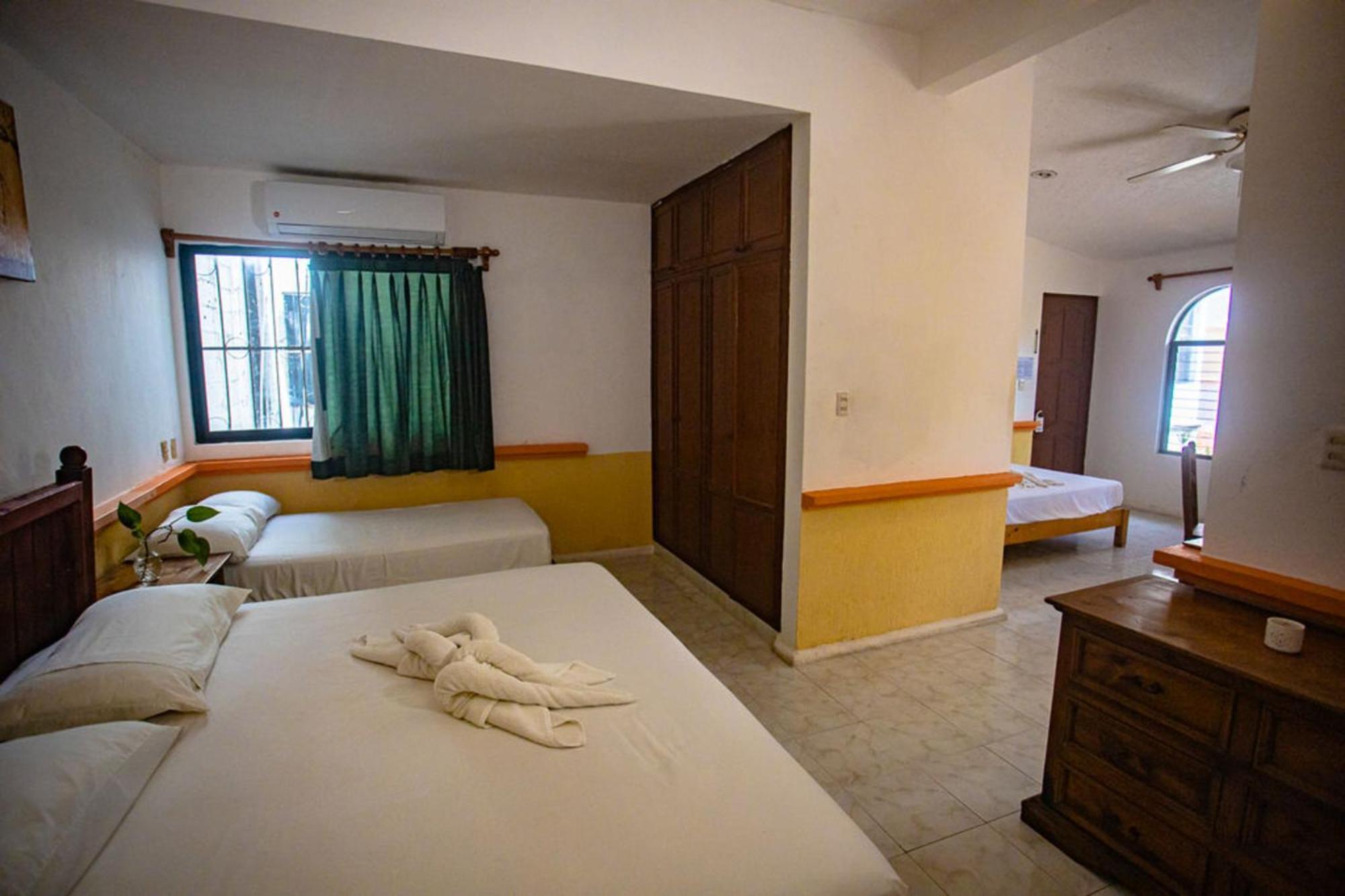 Hotel Vista Caribe 5Ta Av A 5 Pasos De La Playa Плая-дель-Кармен Экстерьер фото