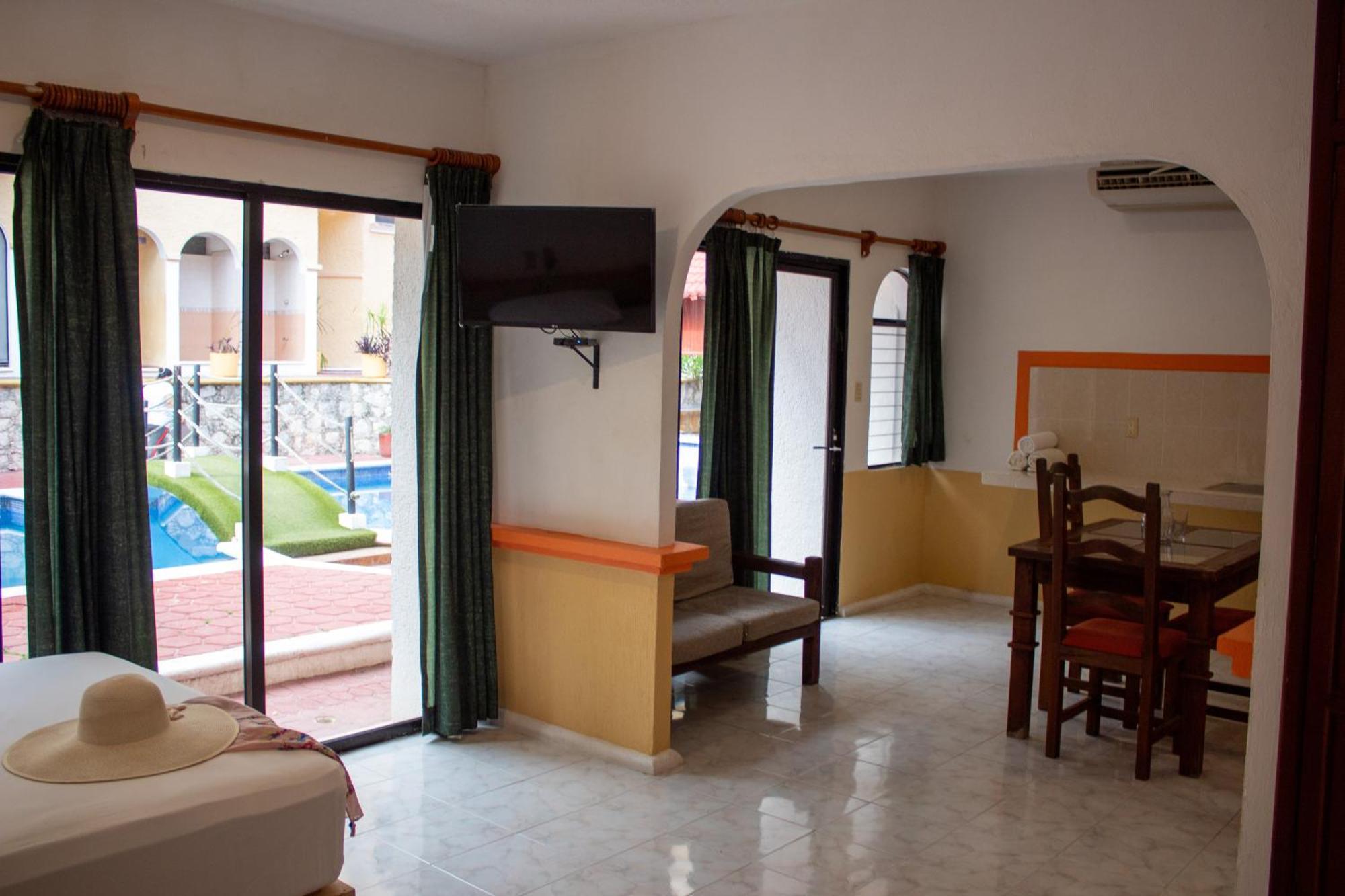 Hotel Vista Caribe 5Ta Av A 5 Pasos De La Playa Плая-дель-Кармен Экстерьер фото